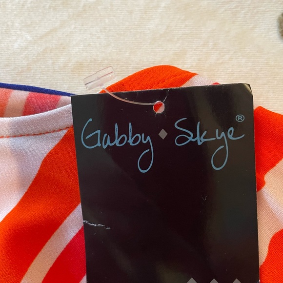 Sleeveless multi NWT handkerchief hem Gabby Skye size 16 dress- spring, summer - Picture 6 of 8